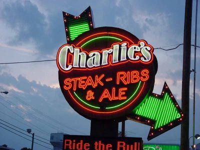 charlies_steak_sign