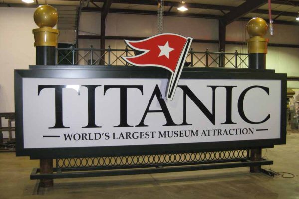 titanic_sign